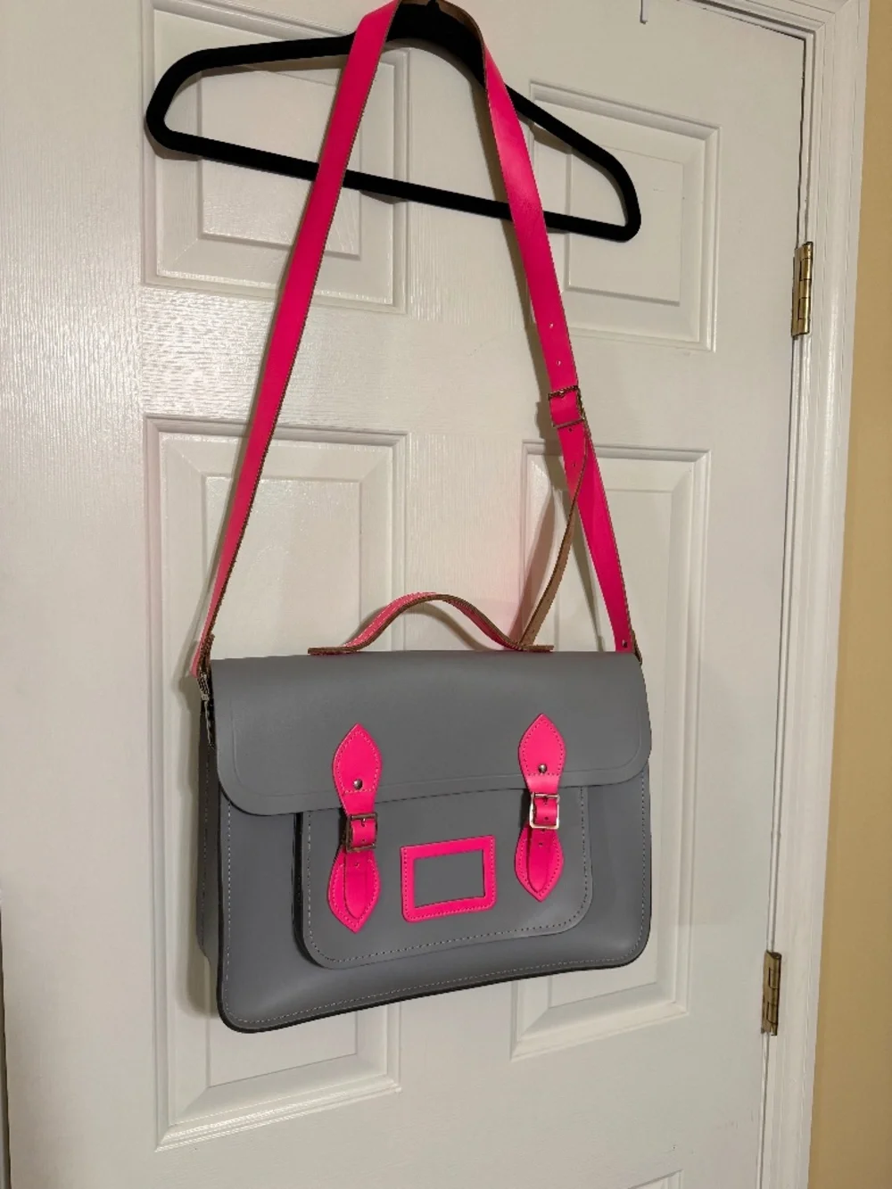The Cambridge Satchel Company Gray/Pink Leather Large Messenger Crossbody Bag